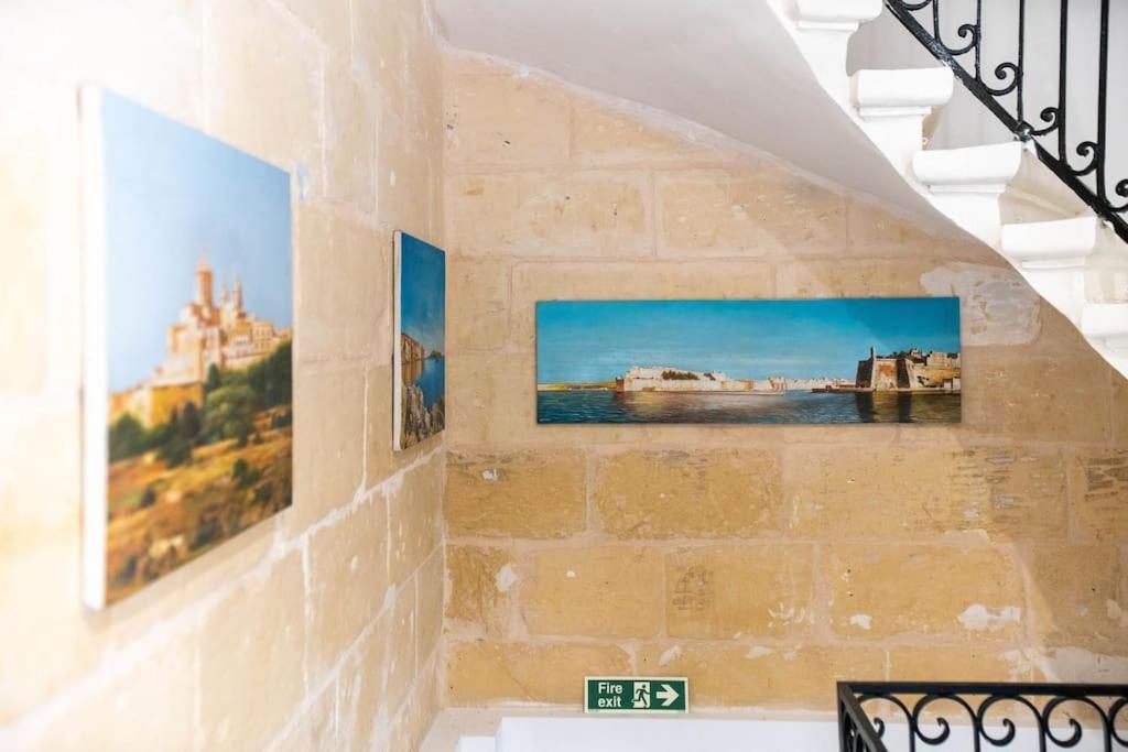 Exclusive Seafront Townhouse Sliema, Valletta View * Sliema
